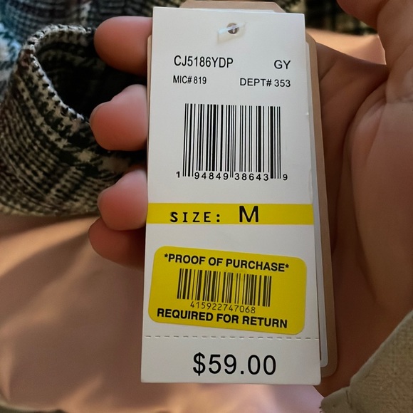 red green and white jacket - Picture 5 of 5